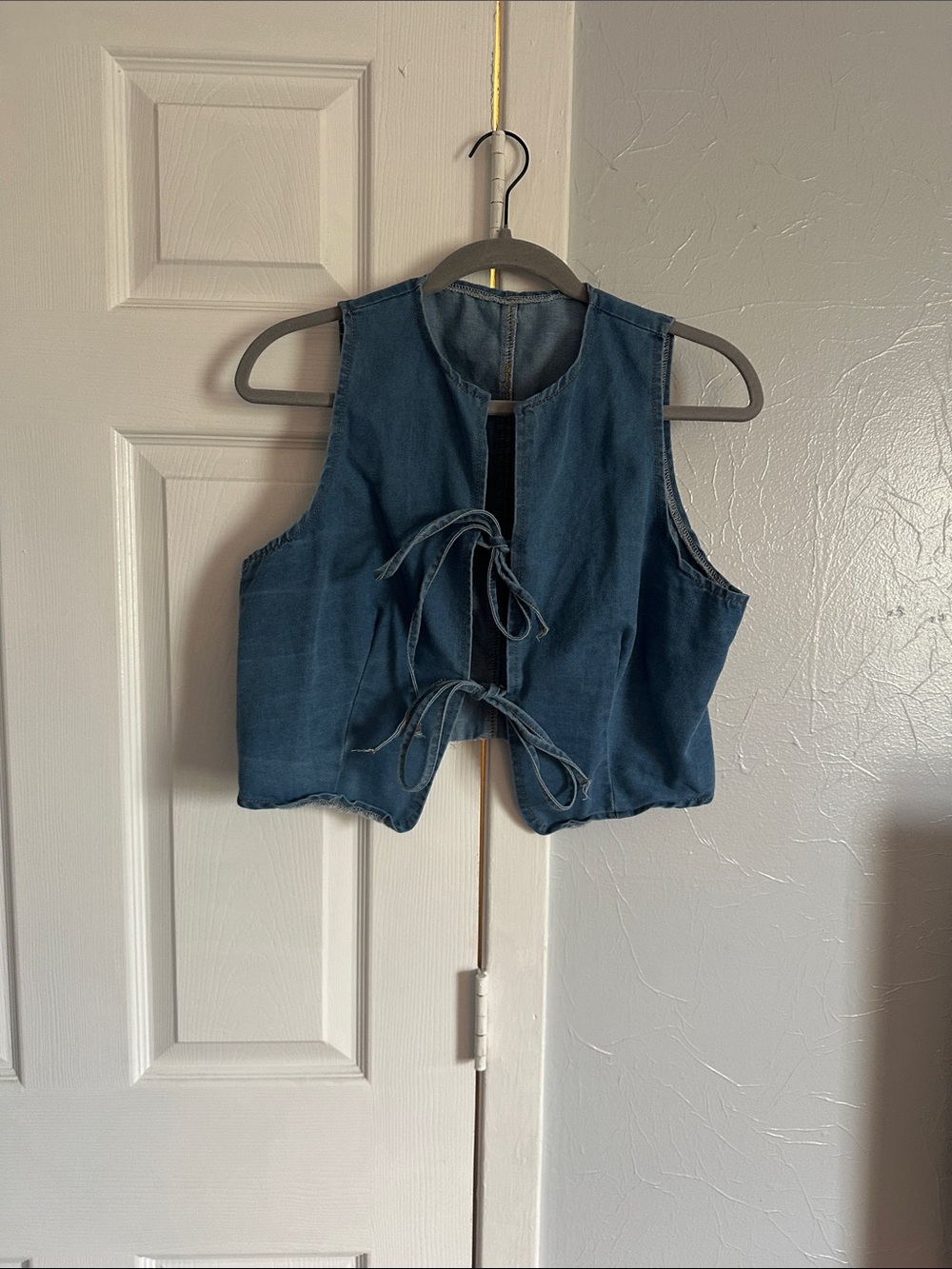 Denim Tie-Front Crop Vest - Blue